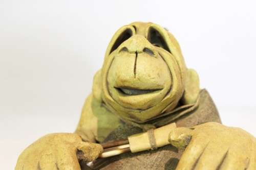Seated troll