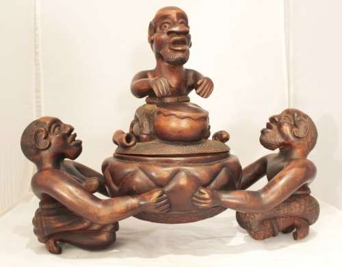 Mazivila - three men and a pot
