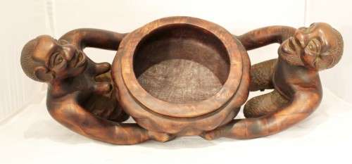 Mazivila - three men and a pot