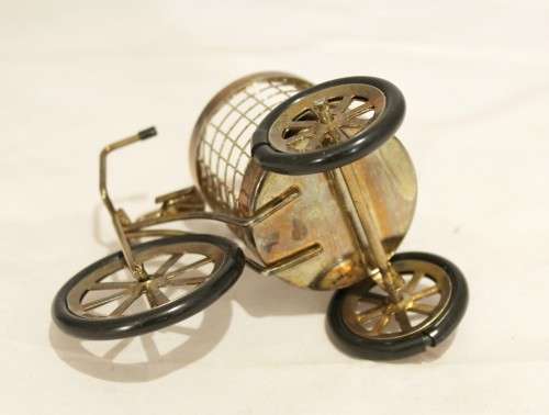 Toothpick holder on a tricycle - A stunner! - A beauty at a low price, bid now