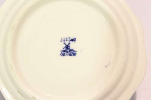 Delft style - Eleswa - ashtray with little shoes