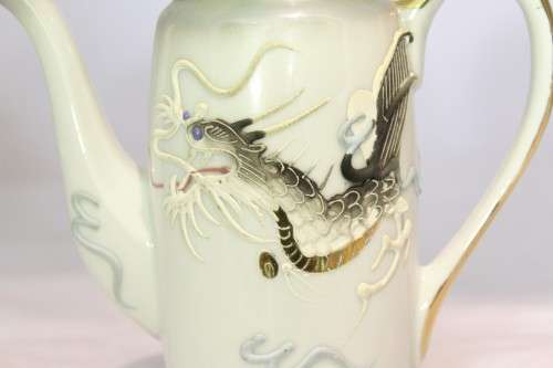 Manna china - Japan - Embossed dragon motif - Tea pot - Stunning! - Bid Now!!!