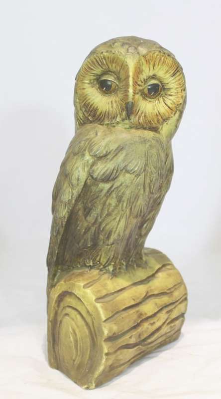 Como - Owl on a log - Molded figurine - Beautiful! -