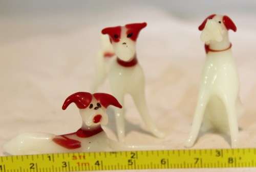 Glass ornament - Dog family - Beautiful - Low price!! - Bid Now!!