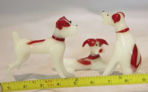 Glass ornament - Dog family - Beautiful - Low price!! - Bid Now!!