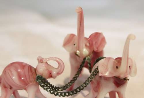 Glass ornament - trio elephants on a chain