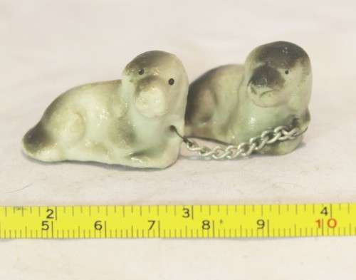 Pair of seals