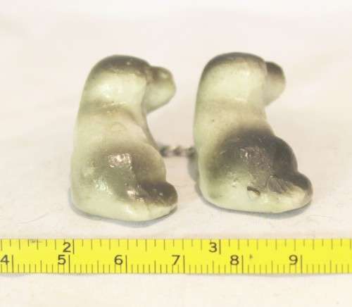 Pair of seals