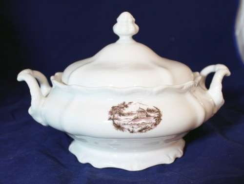 Pioneer - tureen - classical design in white