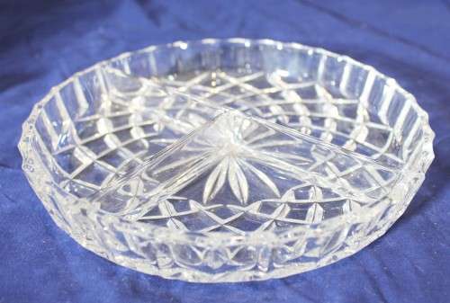 Pressed glass - Three compartment snack tray