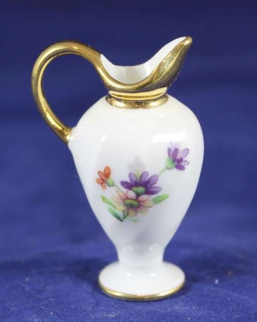 Limoges - Miniature urn - Victorian couple - Stunning piece!! - Low price!! - Bid now!!