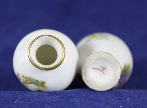 Limoges - Miniature pair of vases - Victorian couple - Stunning set!! - Low price!! - Bid now!!