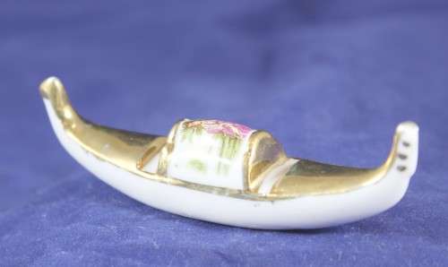 Porcelain miniature gondola - gold with white