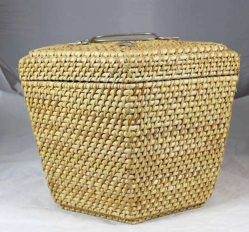 VINTAGE ZHONGGUO JINGDEZHEN - Oriental tea set in Basket - Beautiful!!