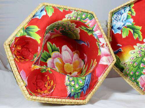 VINTAGE ZHONGGUO JINGDEZHEN - Oriental tea set in Basket - Beautiful!!