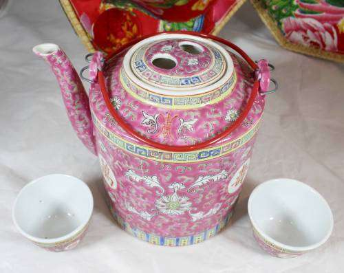 VINTAGE ZHONGGUO JINGDEZHEN - Oriental tea set in Basket - Beautiful!!