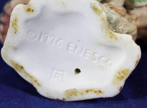 Enesco - bird on a stump