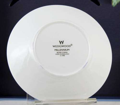 Wedgwood - A Celebration of the Millennium - Pair of Duos - Green - Bid Now!