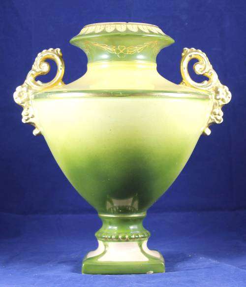 Early 1900 center piece urn