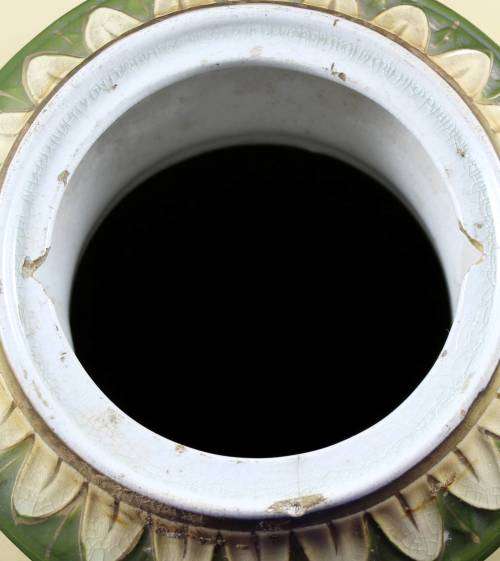 Early 1900 center piece urn