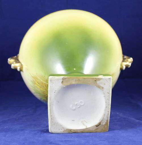 Early 1900 center piece urn
