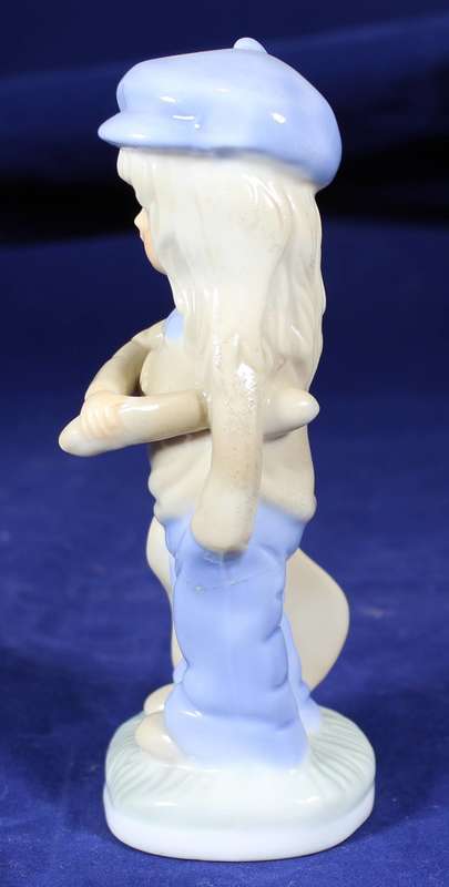 Figurine - Little Girl with Guitar