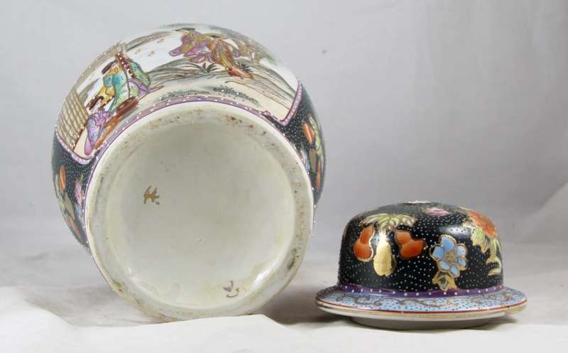 Lidded oriental vase with exceptional detail