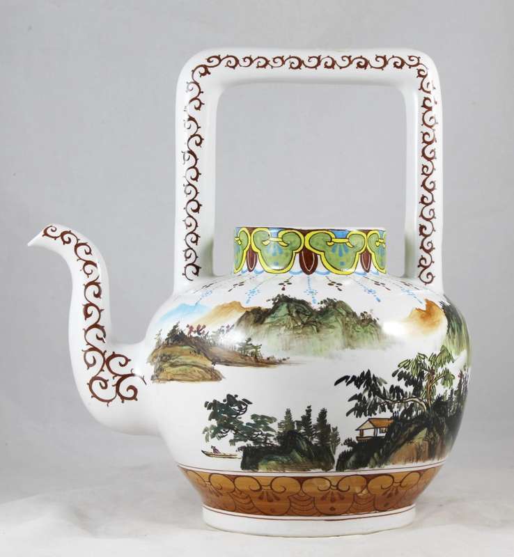 Large Oriental tea pot