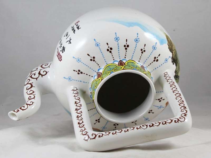 Large Oriental tea pot