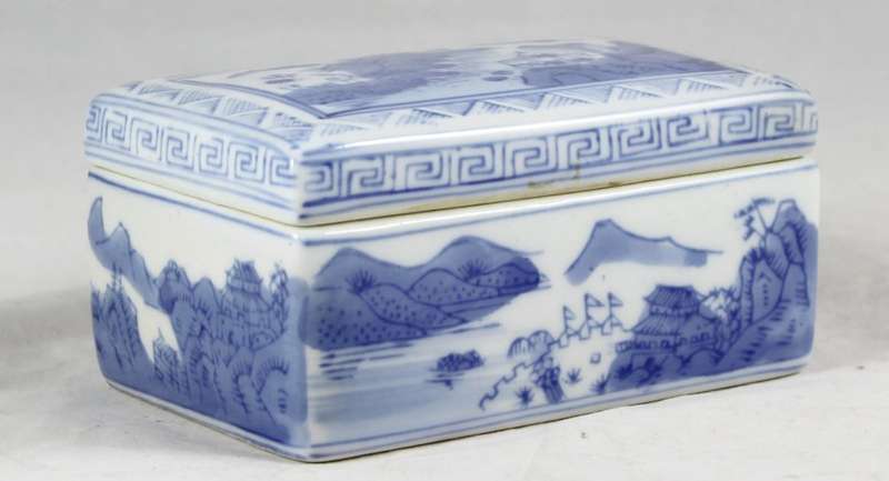 Blue and white lidded trinket holder