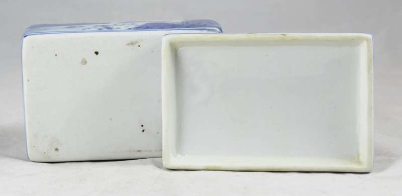Blue and white lidded trinket holder