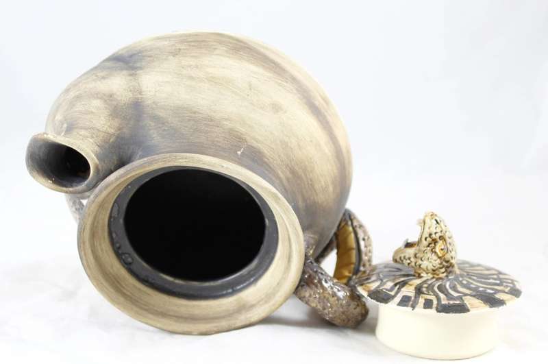 Character snake tea pot