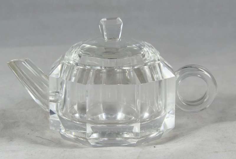 Molded glass tea pot