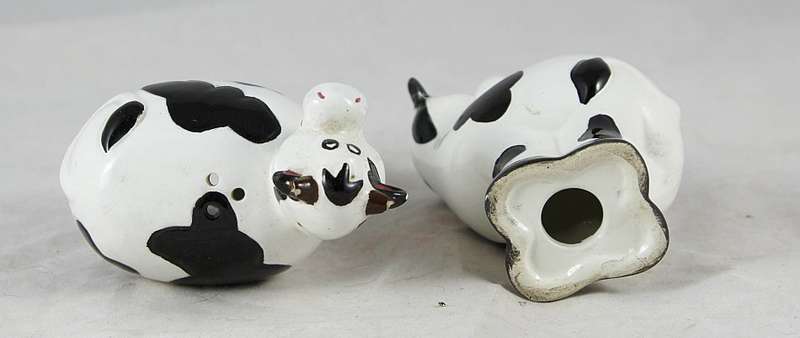 Funky cow - salt & pepper set