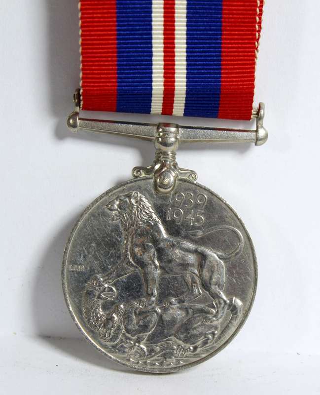 WW2 1939-1945 War medal - A treasure!! - Bid now!!