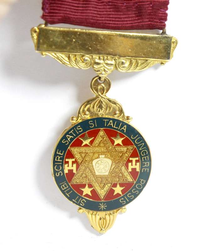 Masonic Royal Arch - Sit Tibi Scire Satis Si Talia Jungere Possis Jewel