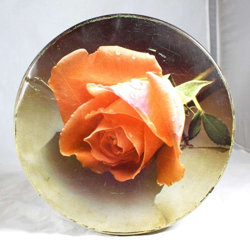 Vintage beacon cake tin - rose motif