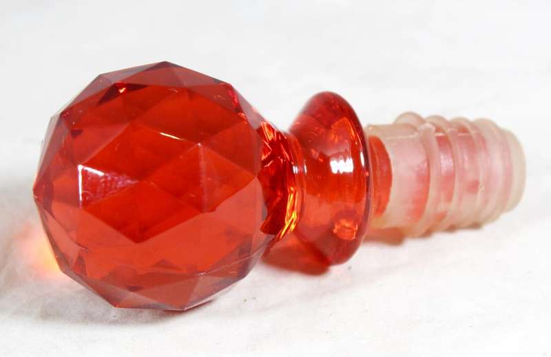 Red glass stopper - Giveaway price - Bid Now!