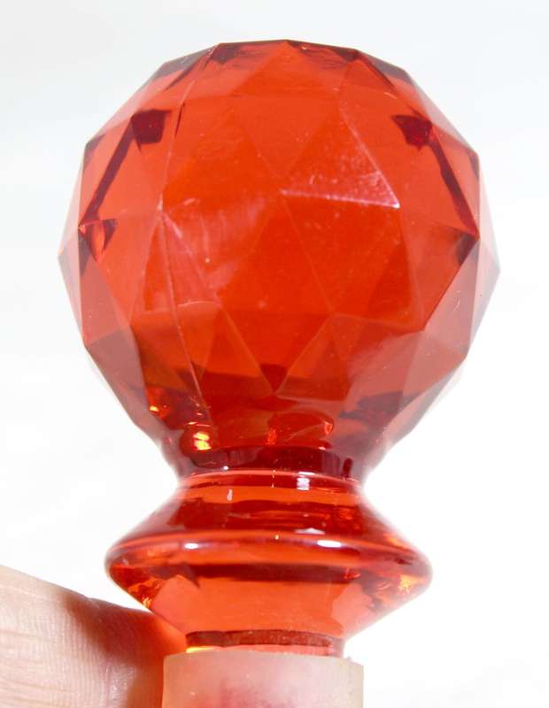 Red glass stopper - Giveaway price - Bid Now!