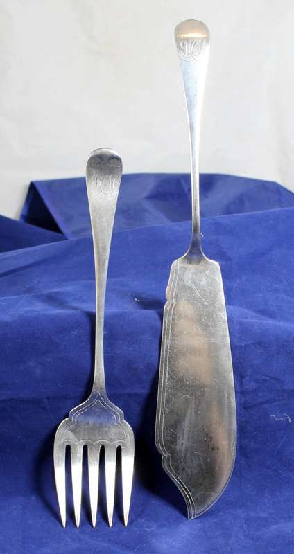 Set of monogrammed EPNS heavy silver plated fish servers