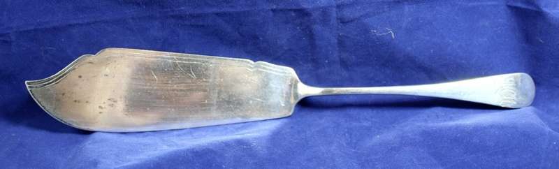Set of monogrammed EPNS heavy silver plated fish servers