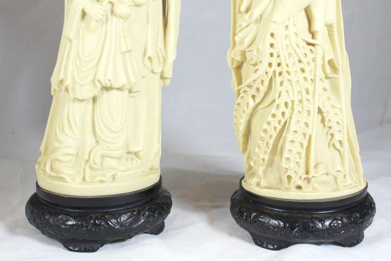 Pair of very tall Chinese statues - 67cm high - Stunning!! - Exquisite detail!! - Bid Now!!!