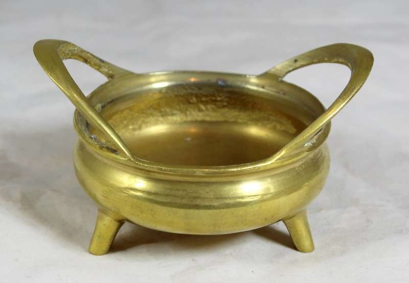 Footed brass trinket holder