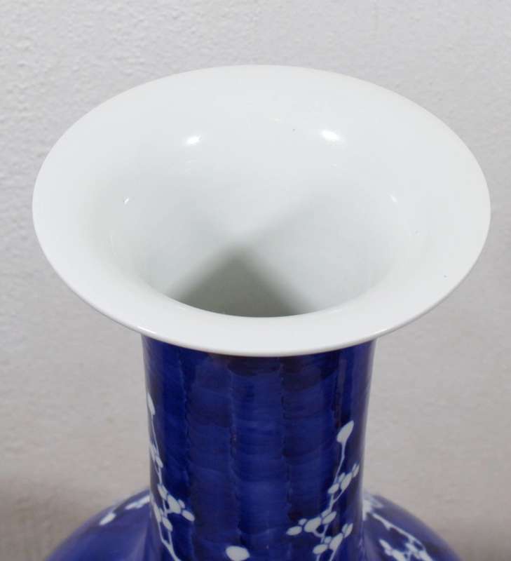 Very large - blue & white vase