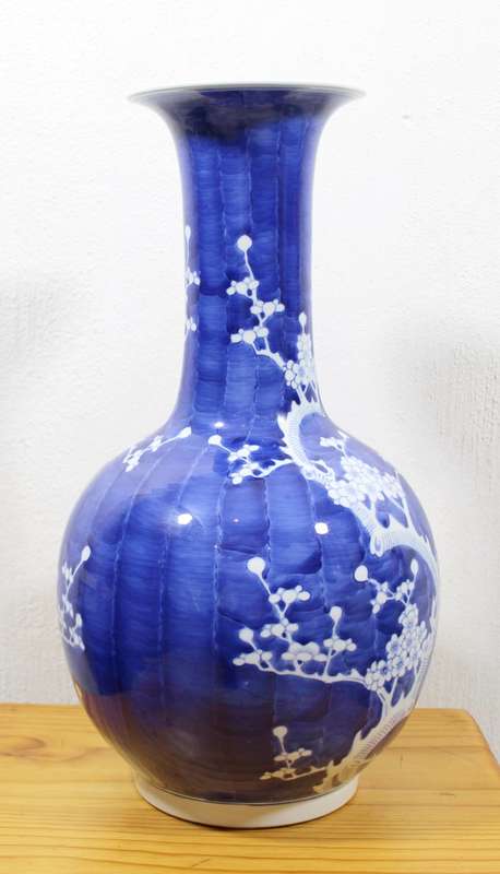 Very large - blue & white vase