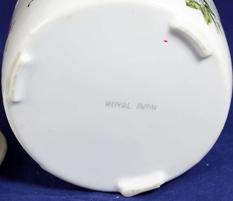 Royal Avon - HIS - Lidded Holder with Pink Roses - Beautiful!