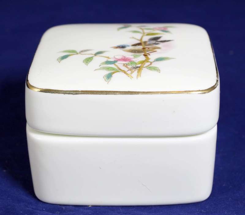 Yama Ji - Japan - Lidded Trinket Holder - Beautiful! - Bid Now!!!