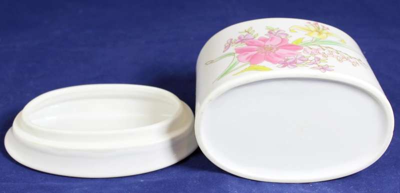 Lidded Trinket Holder - Flower Motif - Beautiful!