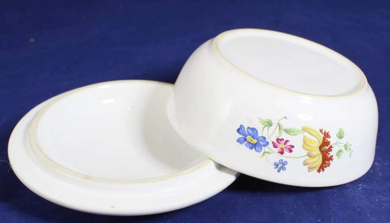 Lidded Trinket Holder - Beautiful!