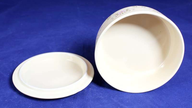 Shibata - Lidded Trinket Holder - Gorgeous!